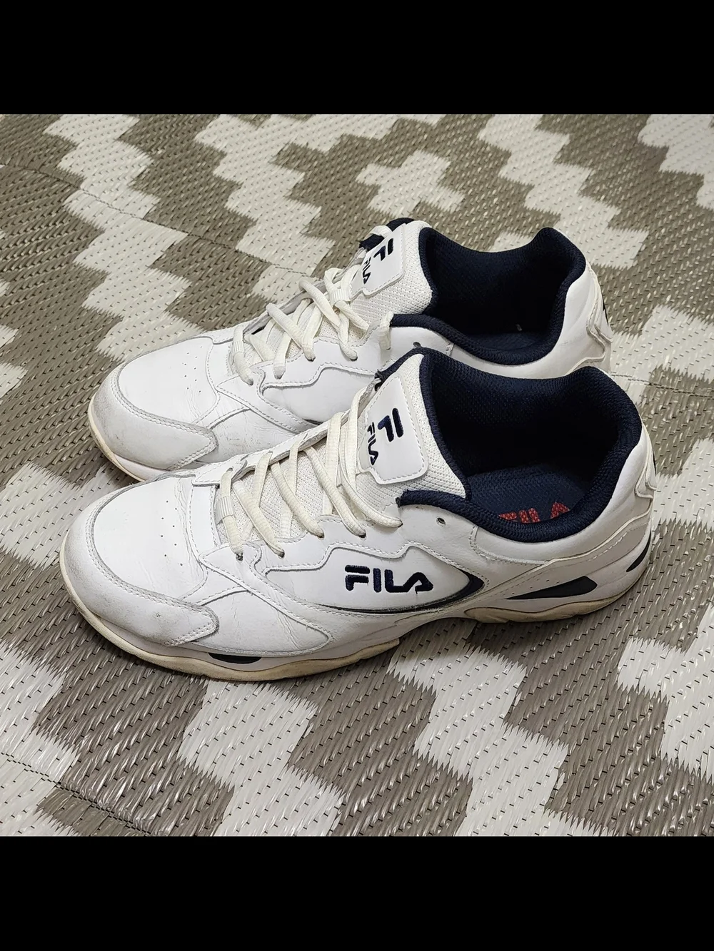 Fila Tri Runner Men's Sneakers – White/Navy – Size 9.5 US